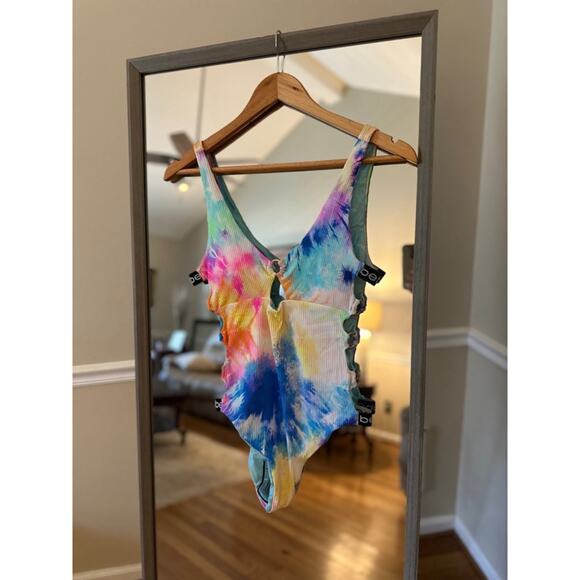 Bebe Women’s Tie Dye One Piece Swimsuit Size M Multi-Color NWT - Picture 1 of 7